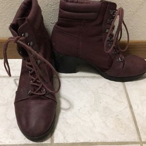 Route 66 maroon he’ll boots